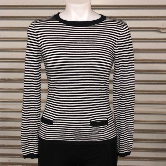 🛍️MNG basics sweater top white with black - Picture 1 of 6